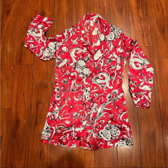 NWT Victoria’s Secret Red Satin Long Sleeve Romper PJ - Picture 2 of 7